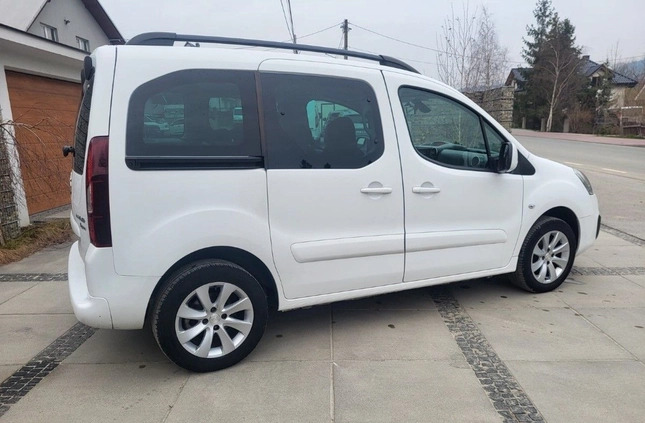 Peugeot Partner cena 46999 przebieg: 163610, rok produkcji 2019 z Chęciny małe 191